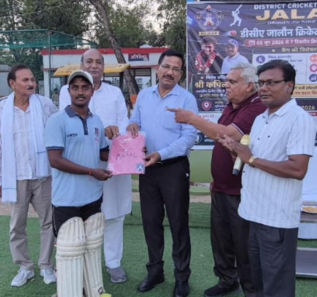 क्रिकेट समर कैंप में खिलाड़ियों ने सीखे खेल के गुर, जिलाधिकारी ने किया&nbsp;उत्साहवर्धन