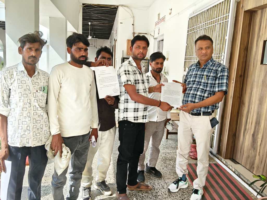 40 वर्षों से जर्जर सड़क के निर्माण की मांग तेज, मुख्यमंत्री को भेजा&nbsp;ज्ञापन