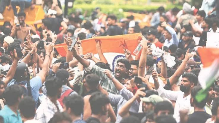 छात्र शक्ति, हिंसा का नैरेटिव और पाखंड का पर्दाफाश: असम, गुजरात से कॉकरोच&nbsp;तक