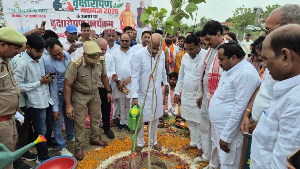 ‘एक पेड़ माँ के नाम’ अभियान का जनपद में आगाज, जलशक्ति मंत्री ने दिया हरित भविष्य का संकल्प