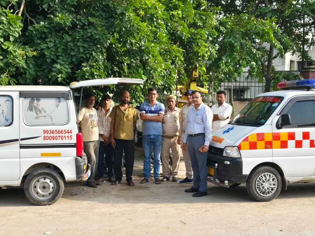मेडिकल कॉलेज में एंबुलेंस के खिलाफ अभियान, तीन वाहनों पर&nbsp;कार्रवाई