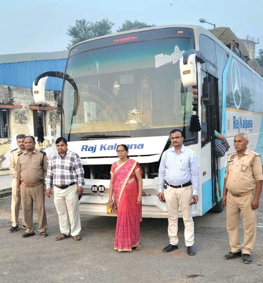परमिट की शर्तें तोड़ने पर चार स्लीपर बसें निरुद्ध, यात्रियों को रोडवेज से भेजा