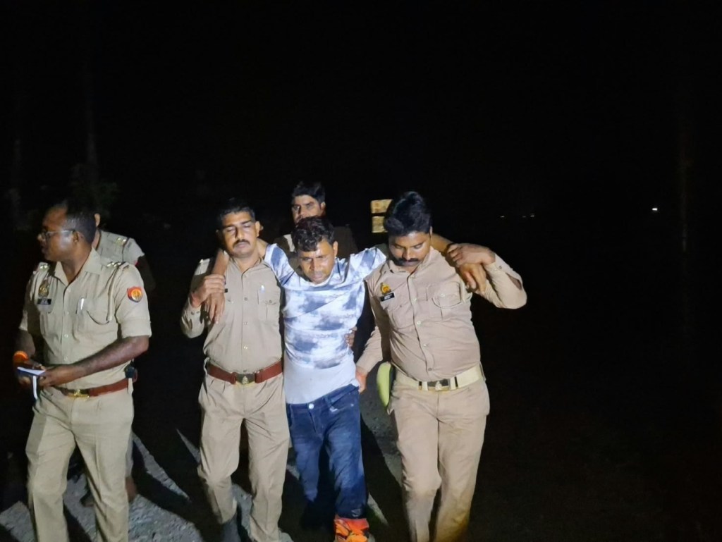 उरई में मुठभेड़ के दौरान 25 हजार का इनामी गिरफ्तार, पैर में लगी&nbsp;गोली