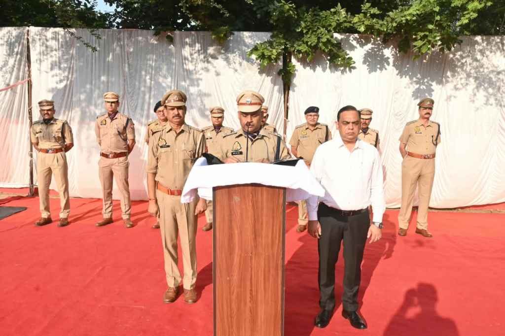 पुलिस स्मृति दिवस पर शहीद जवानों को नमन, पुष्पचक्र अर्पित कर दी भावभीनी श्रद्धांजलि